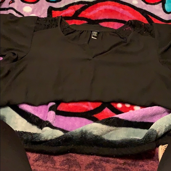 Black blouse - Picture 2 of 3